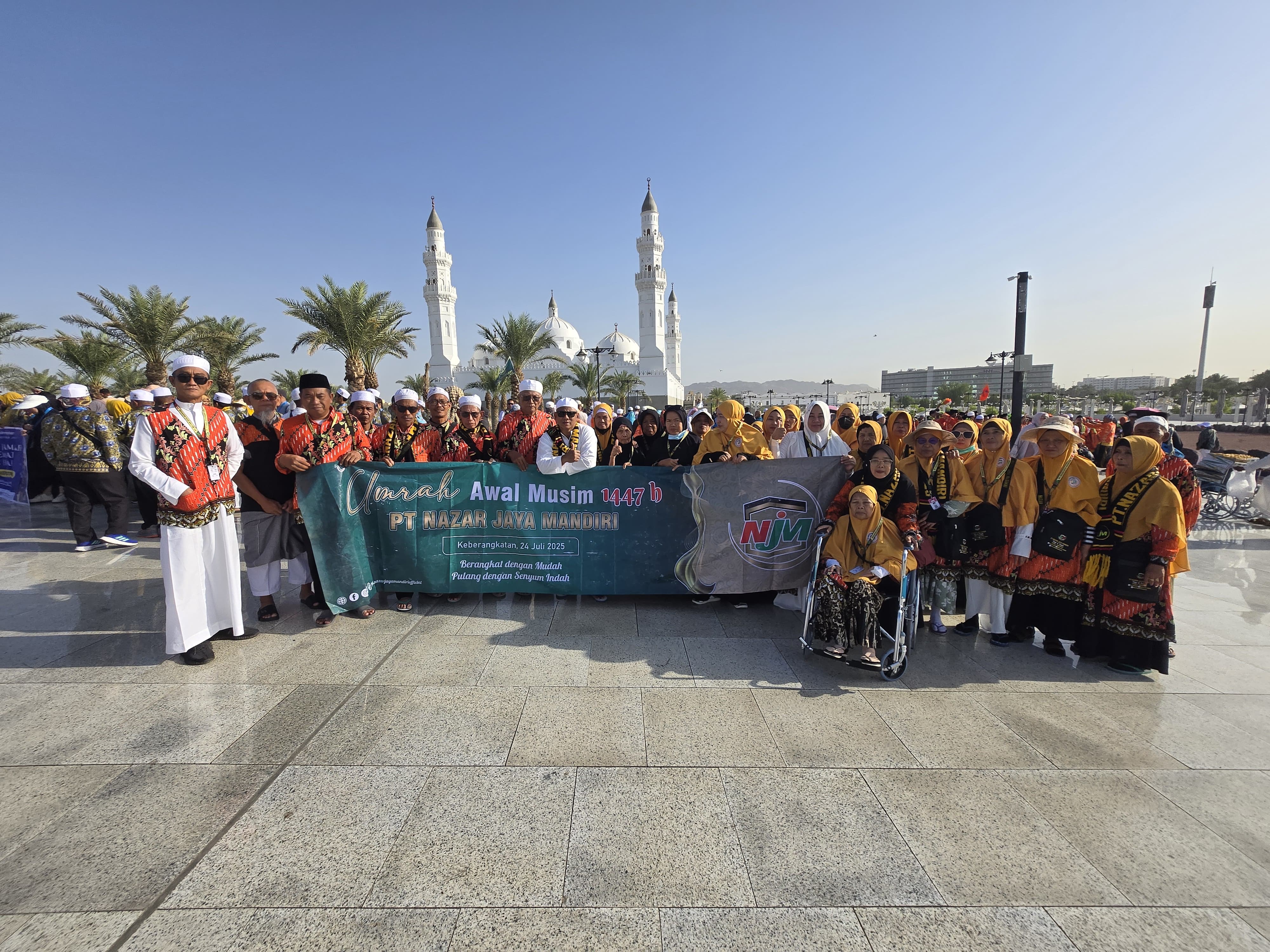 Rombongan di madinah